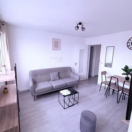 3 Pieces Lumineux Apartman *